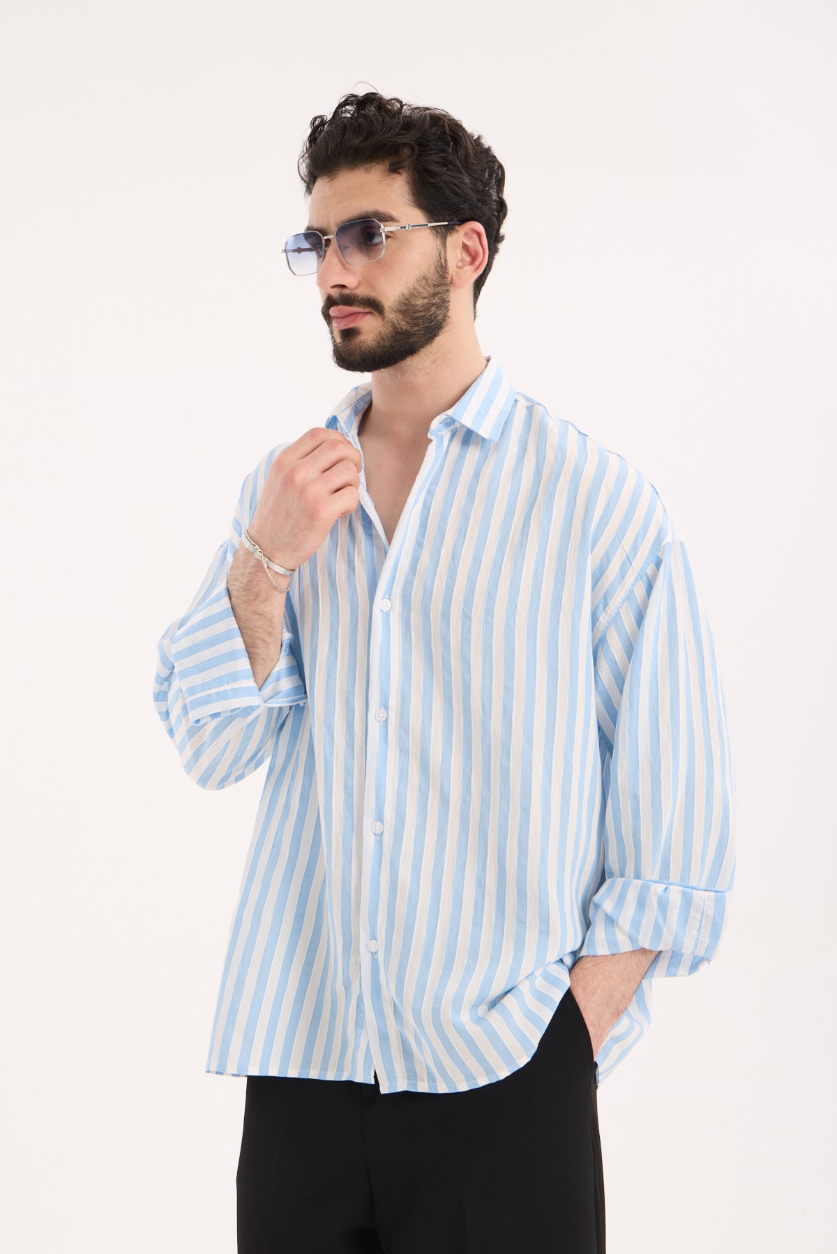 color:light blue 