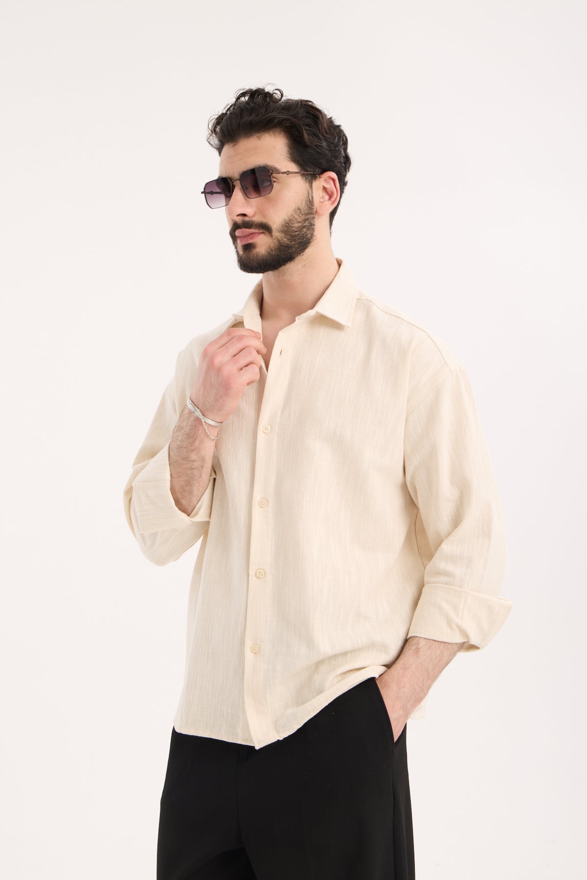 color:beige