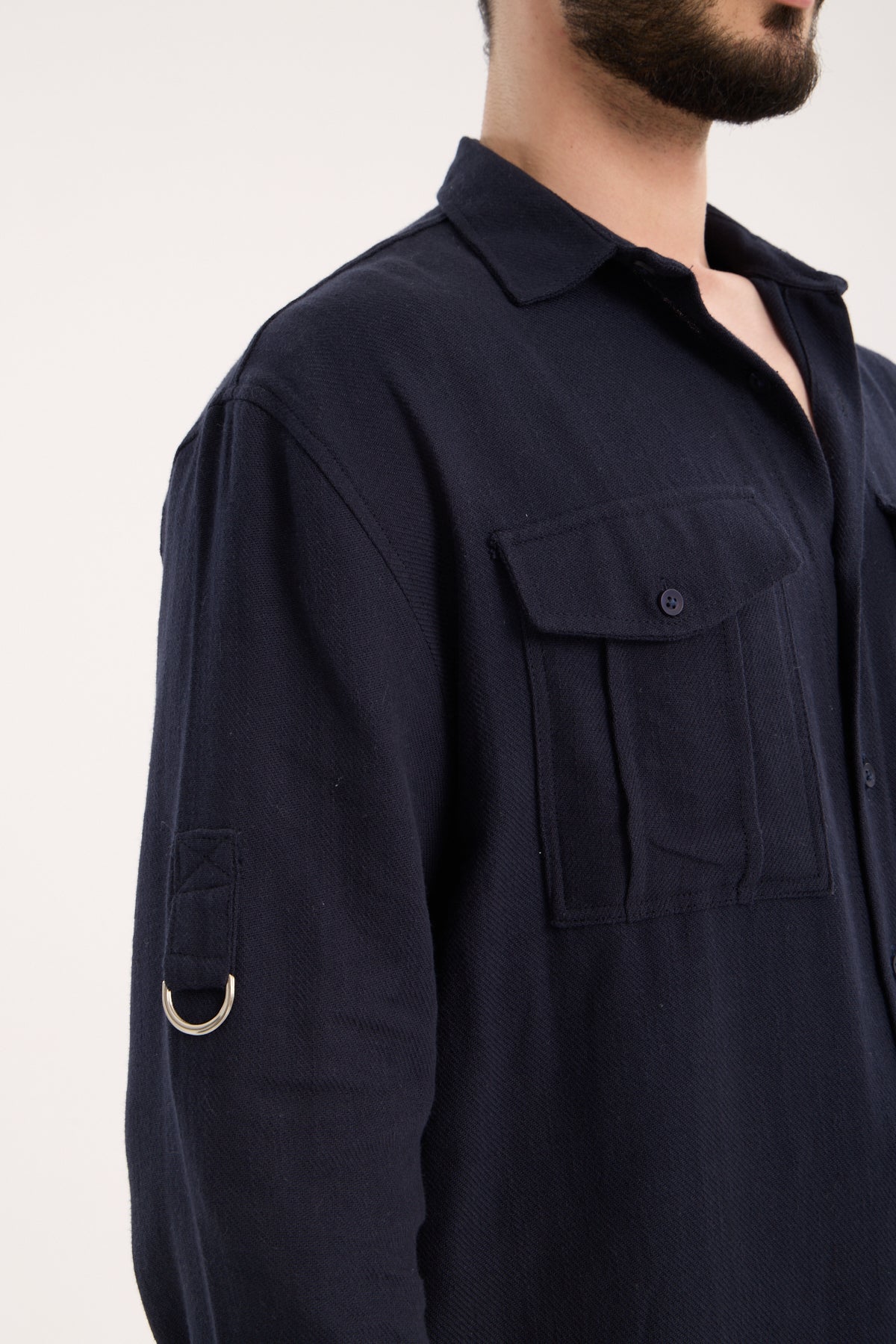 color:navy