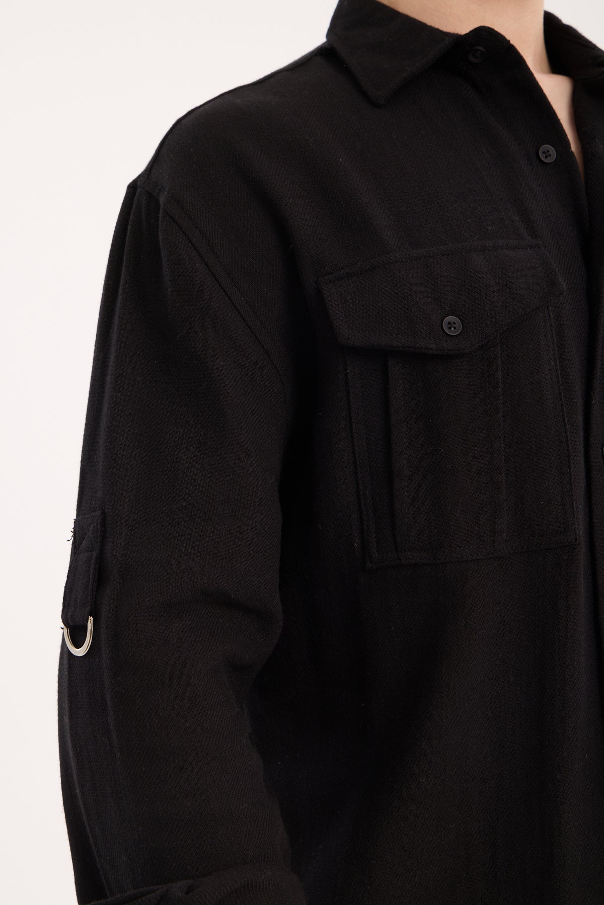 color:black
