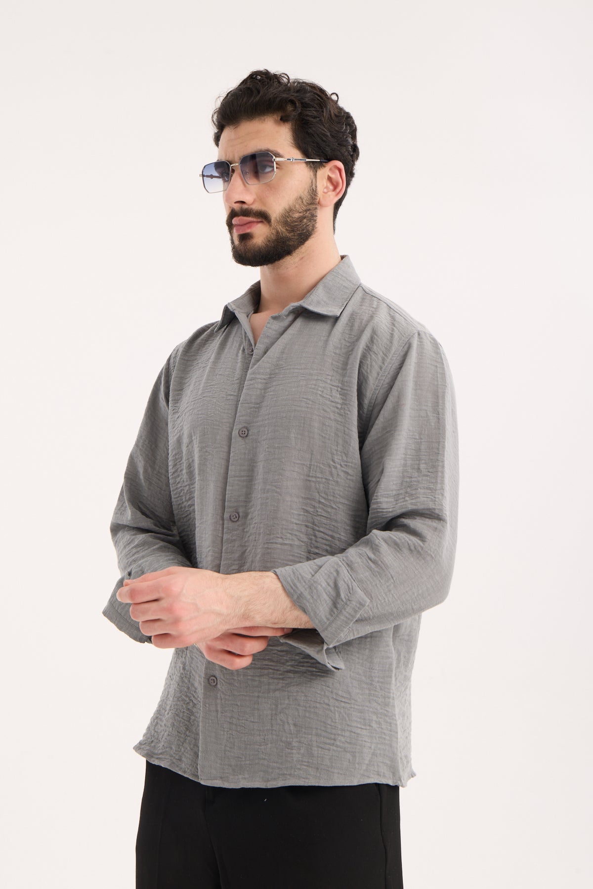 color:gray